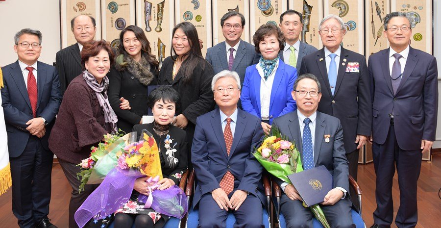 (20181024) 한인의날 유공자 포상 전수식(웹).JPG